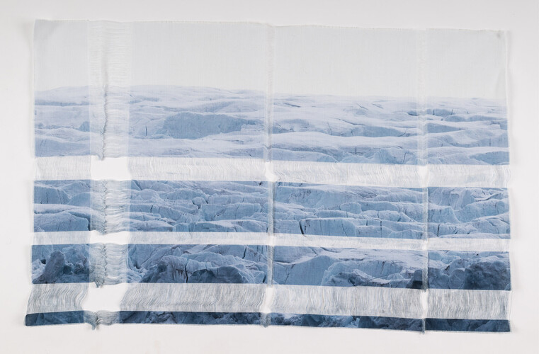 t/h/reading glaciers II - Svalbard