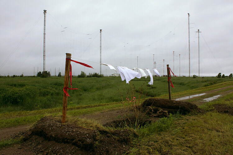 Industriel et domestique no 2 : corde à linge et antenne